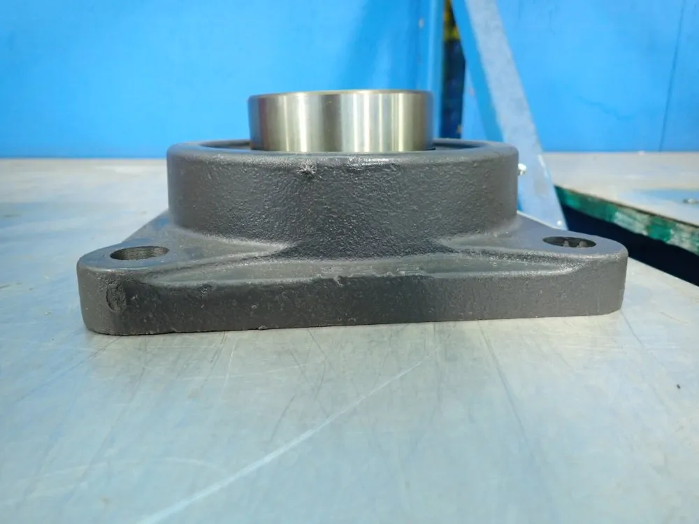 Iptci Bearings 3" Set Screw Lock 4-bolt Flange - Ucf 215 48