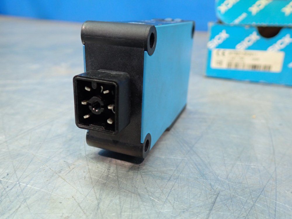 Sick Compact Photoelectric Proximity Sensor - Wtb27-3f2611