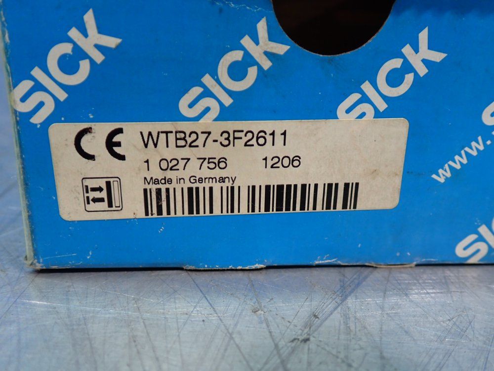 Sick Compact Photoelectric Proximity Sensor - Wtb27-3f2611