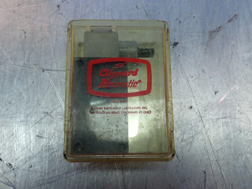 Clippard Minimatic Limit Valve - Lva-3