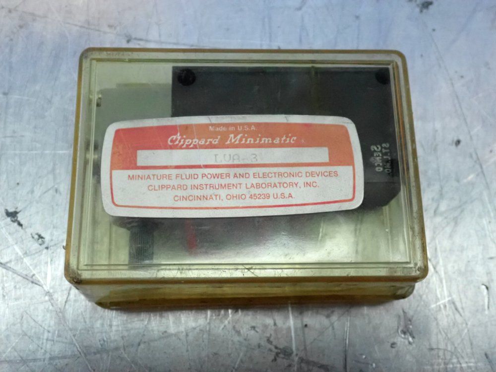 Clippard Minimatic Limit Valve - Lva-3