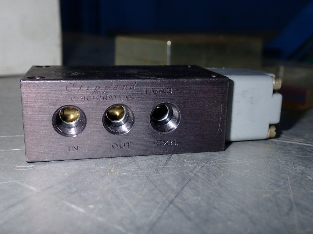Clippard Minimatic Limit Valve - Lva-3