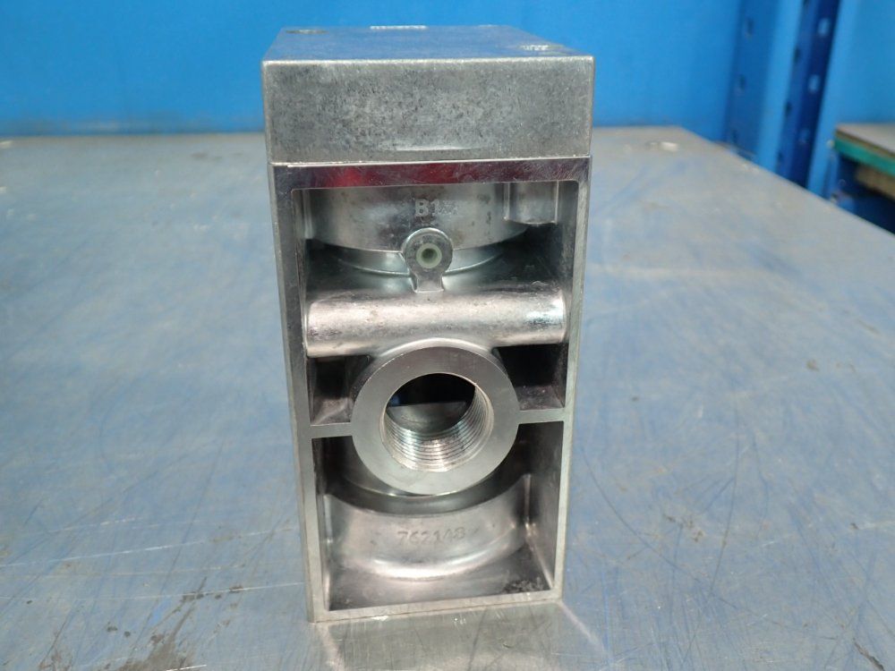 Festo 0.95-10 Bar, 14.4-145 Psi Pneumatic Valve - Vl/o-3-3/4