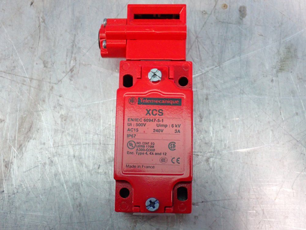 Telemecanique Safety Limit Switches - Xcsb703