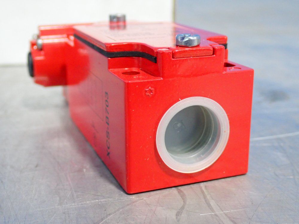 Telemecanique Safety Limit Switches - Xcsb703