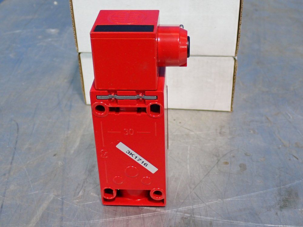Telemecanique Safety Limit Switches - Xcsb703