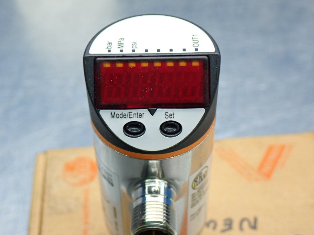 Efector500 Pressure Switch W/ Display - Pn5201