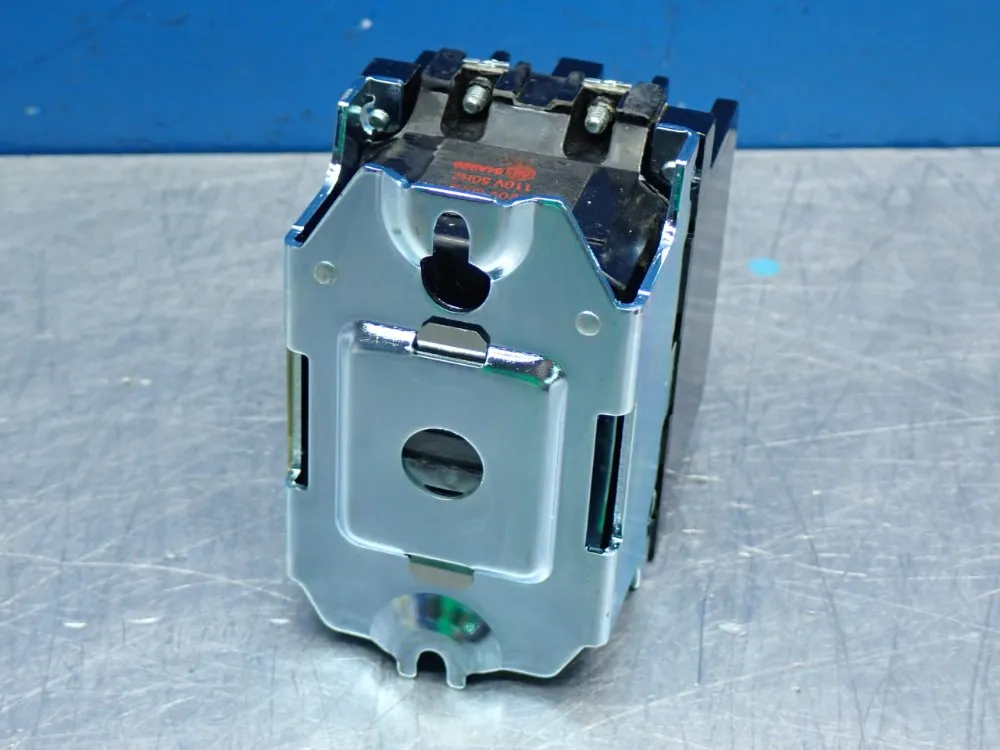 Allen Bradley Industrial Control Relay - 700-n400a1
