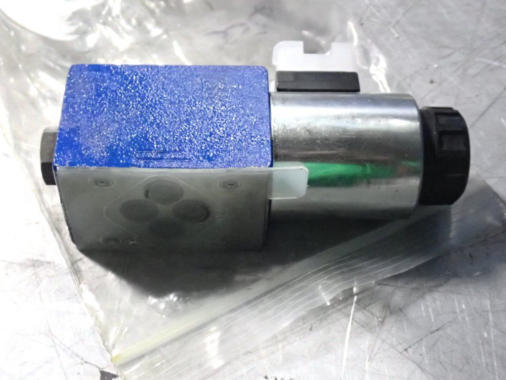 Bosch Rexroth 350 Bar Directional Spool Valve - R978017922
