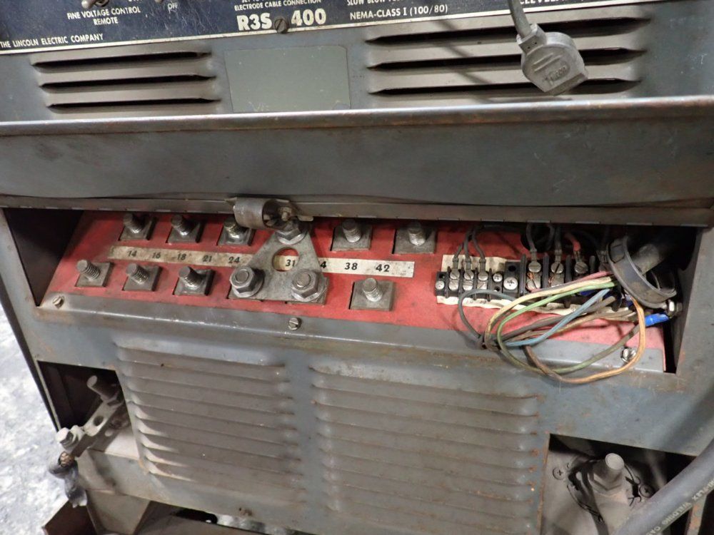 Lincoln Electric 400 A Welder - Idealarc R35-400