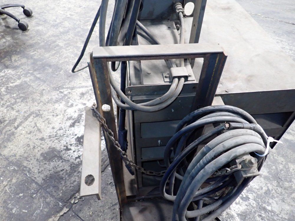 Lincoln Electric 400 A Welder - Idealarc R35-400