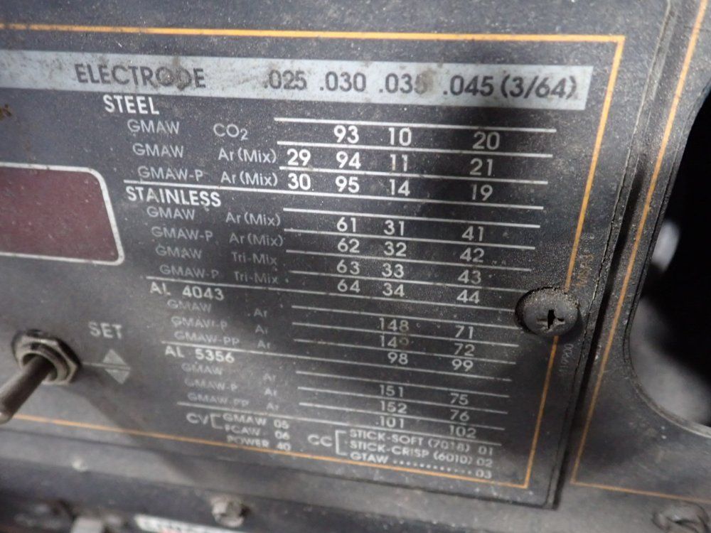 Lincoln Electric 350 A Welder - Power Mig 350mp