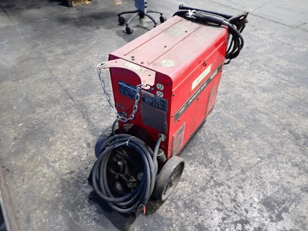 Lincoln Electric 350 A Welder - Power Mig 350mp