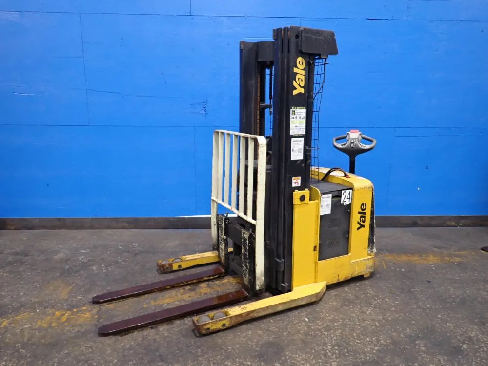 Yale 3000 Lbs Electric Straddle Lift - Mrw030len24te078