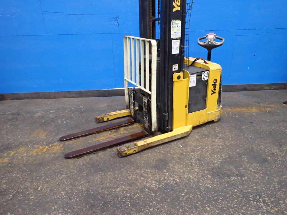 Yale 3000 Lbs Electric Straddle Lift - Mrw030len24te078