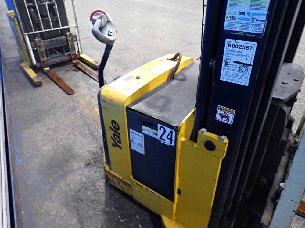 Yale 3000 Lbs Electric Straddle Lift - Mrw030len24te078