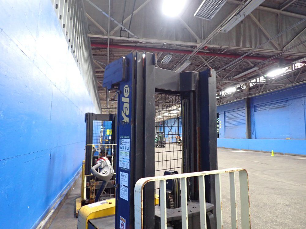 Yale 3000 Lbs Electric Straddle Lift - Mrw030len24te078