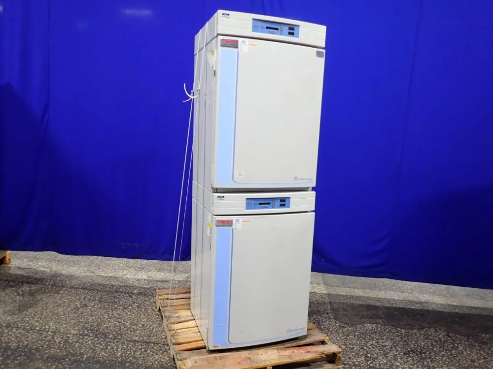 Thermo Electron Corporation Water Jacketed Incubator - 3110