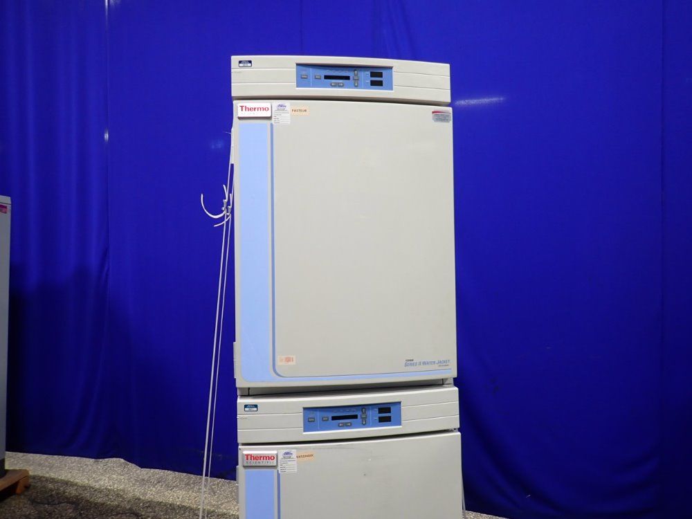 Thermo Electron Corporation Water Jacketed Incubator - 3110