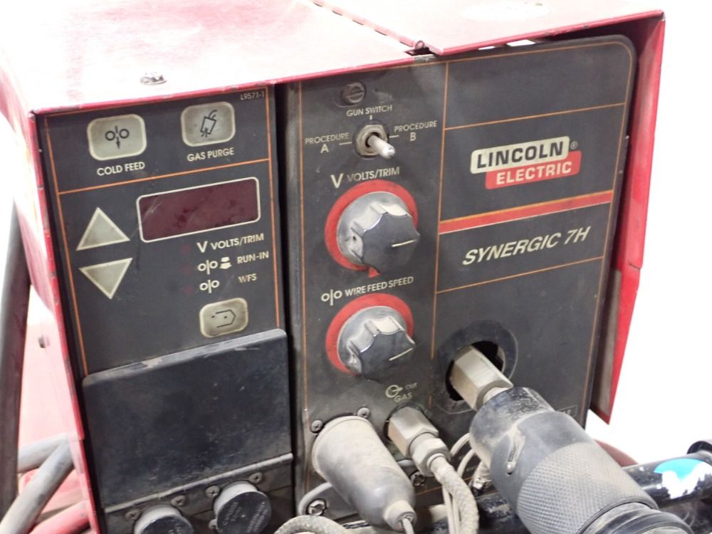 Lincoln 500 Amp Welder - Power Wave 450