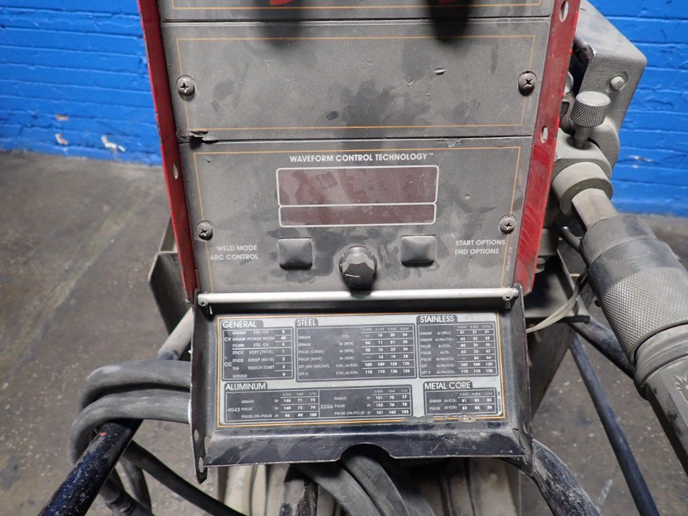 Lincoln 350 A Welder - Power Wave 355m