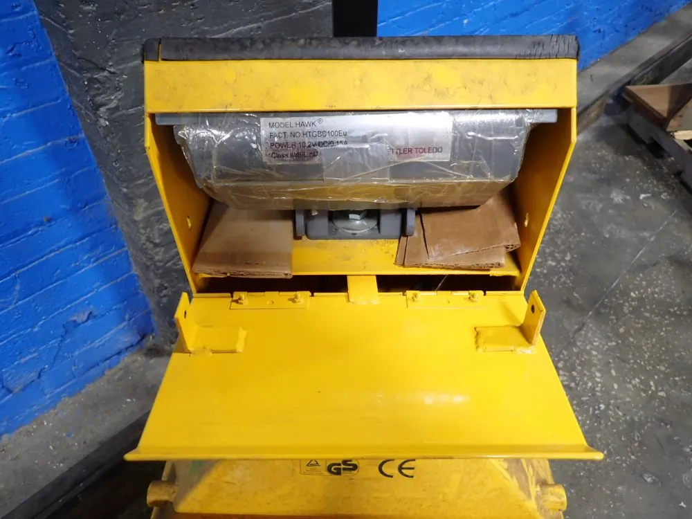 Wesco 5000 Lbs Scale Hand Pallet Jack