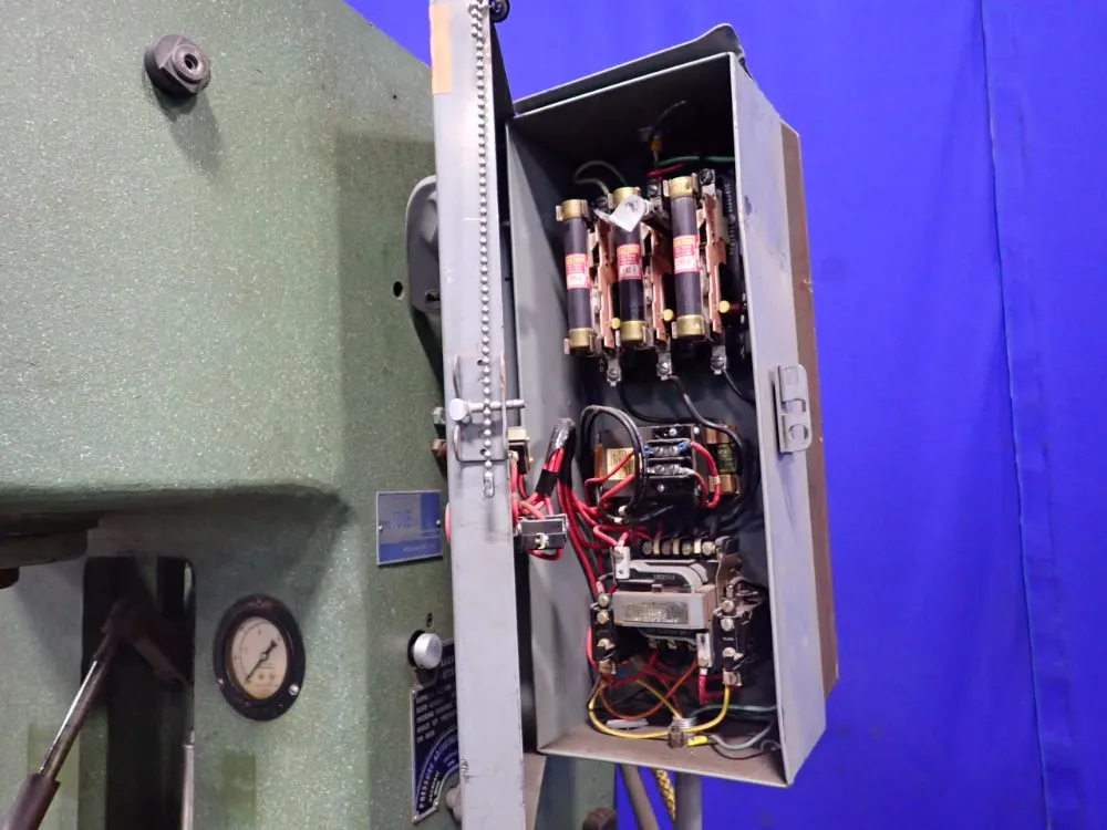 Denison 6 Ton Multipress - R063mc25702405220