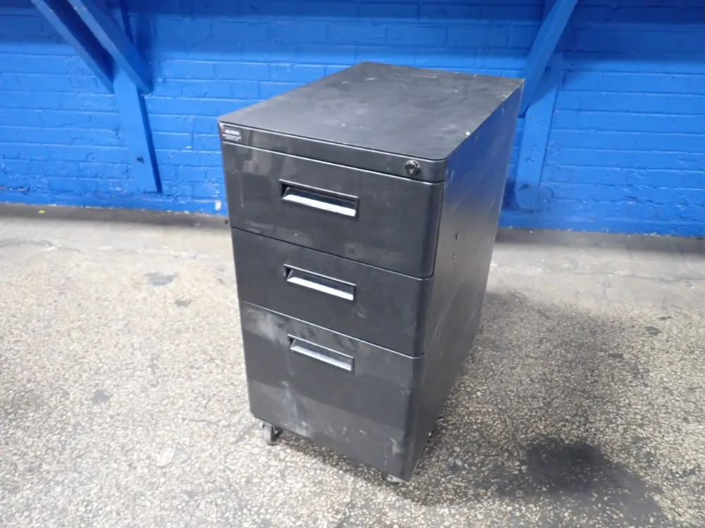 Global Industrial 3 Drawers Cabinet