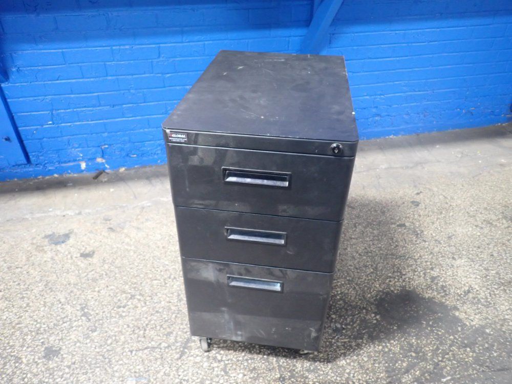 Global Industrial 3 Drawers Cabinet