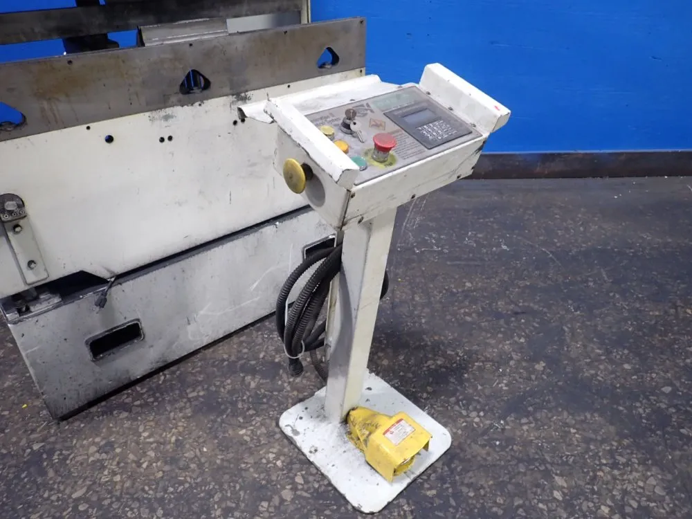 Piranha 25 Tons, 4' Bed Press Brake