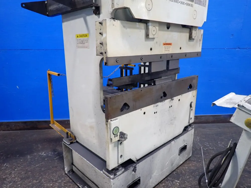 Piranha 25 Tons, 4' Bed Press Brake