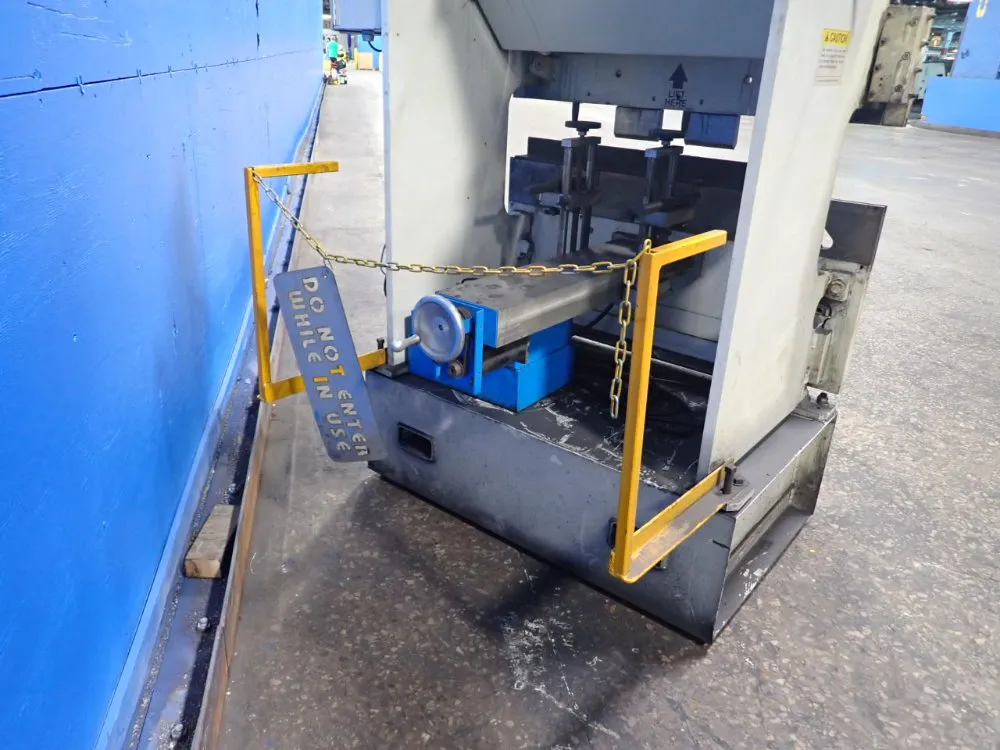 Piranha 25 Tons, 4' Bed Press Brake