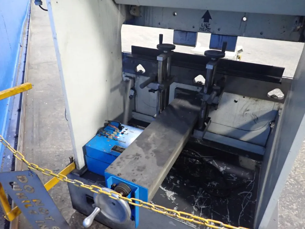 Piranha 25 Tons, 4' Bed Press Brake