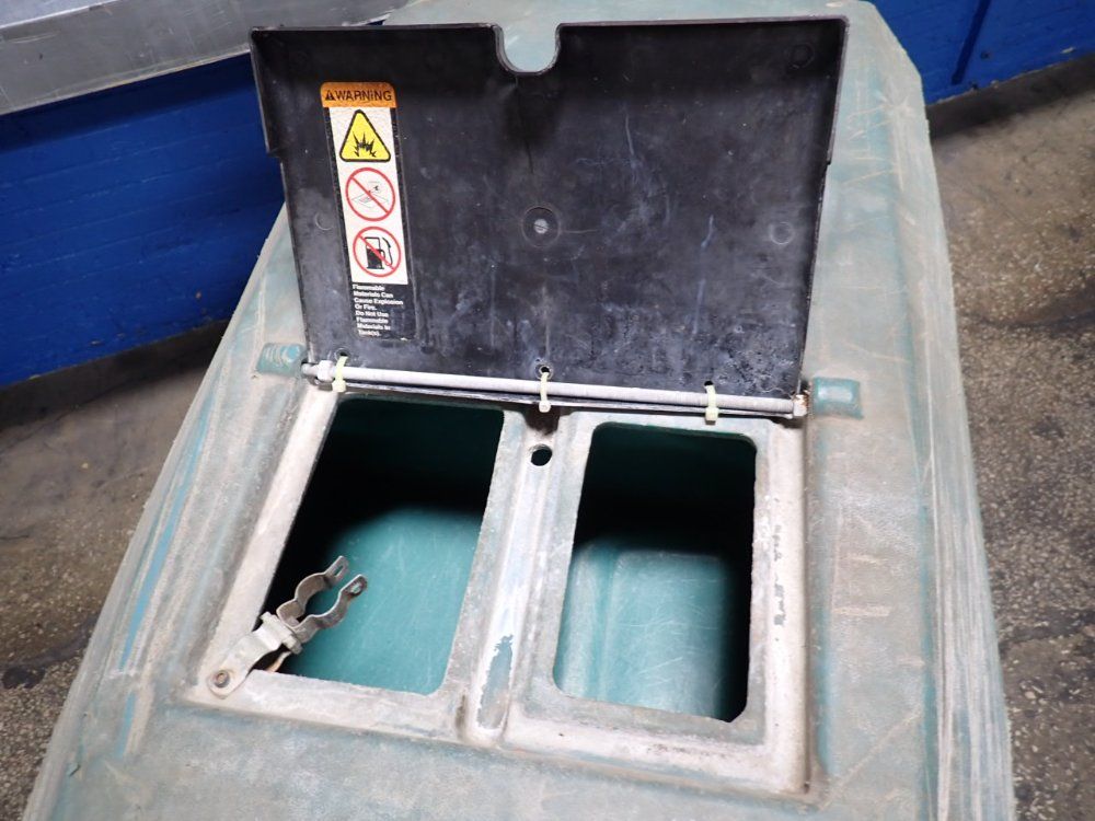 Tennant 34" Floor Scrubber - 5700 Xp