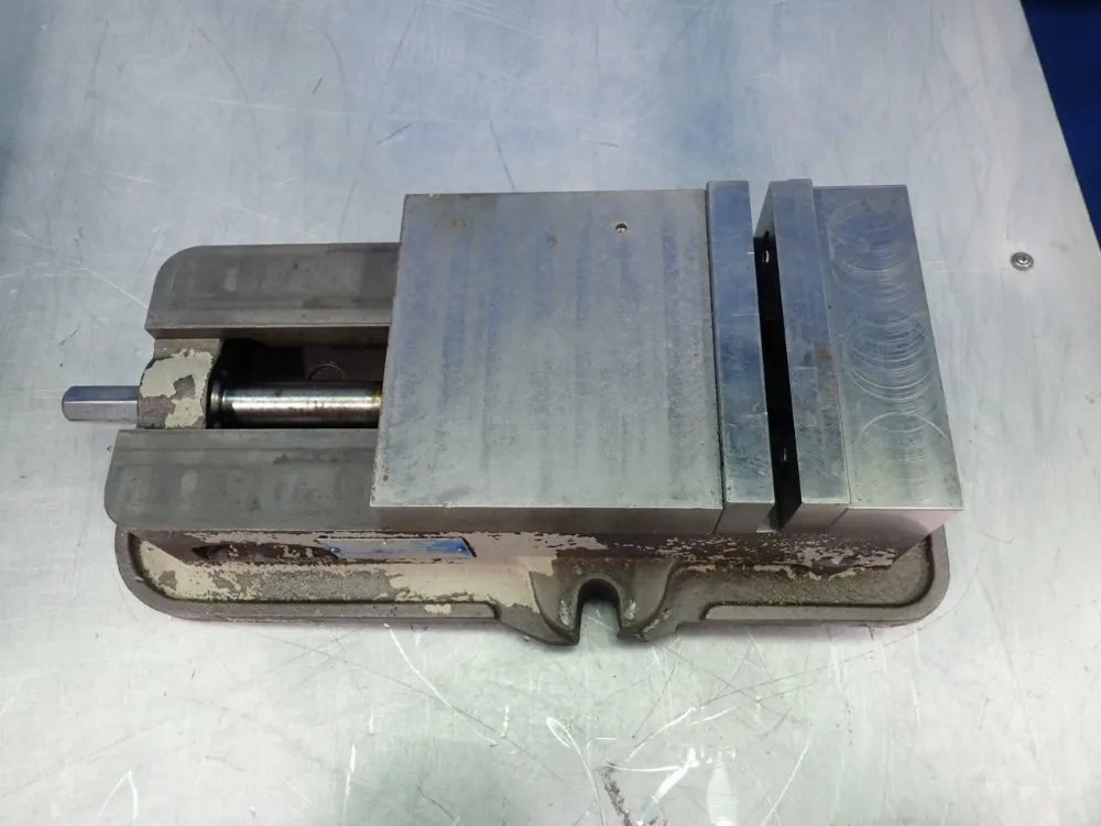 Kurt 6" Precision Machine Vise - D60