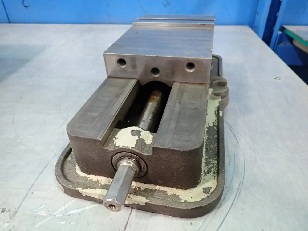 Kurt 6" Precision Machine Vise - D60