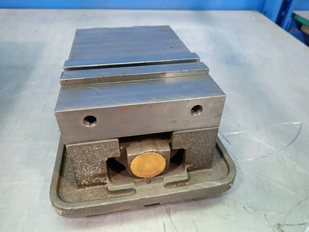 Kurt 6" Precision Machine Vise - D60
