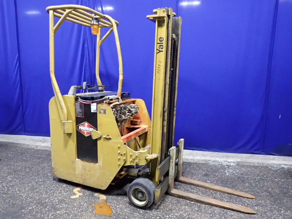 Yale 3000 Lbs Stand-up Forklift - Esc-030g4s071