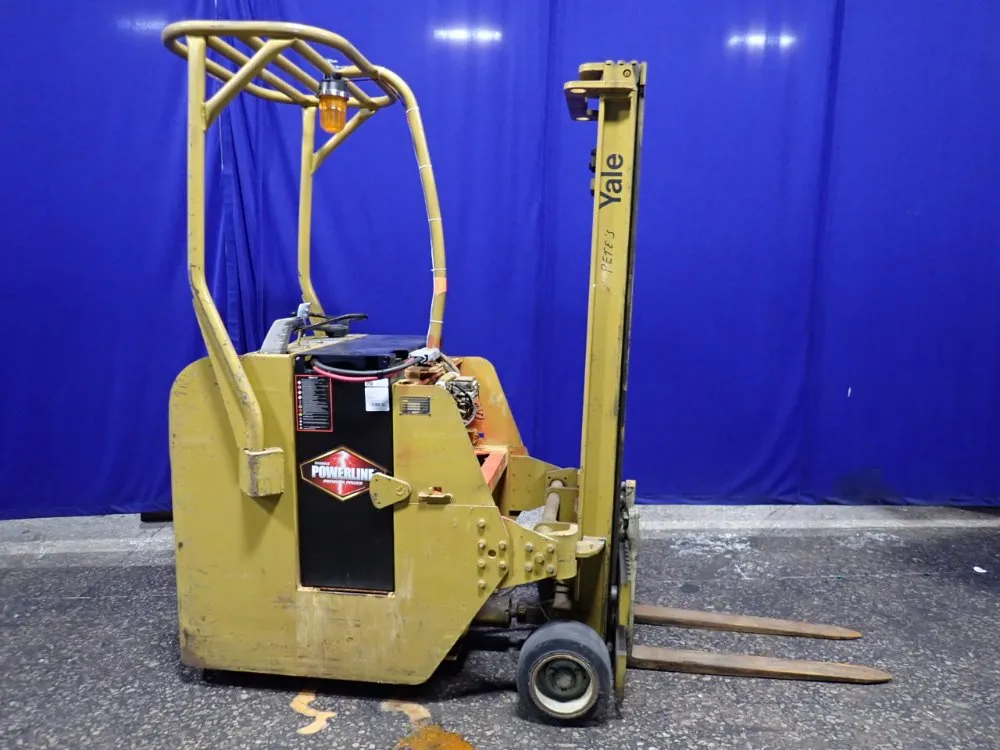 Yale 3000 Lbs Stand-up Forklift - Esc-030g4s071