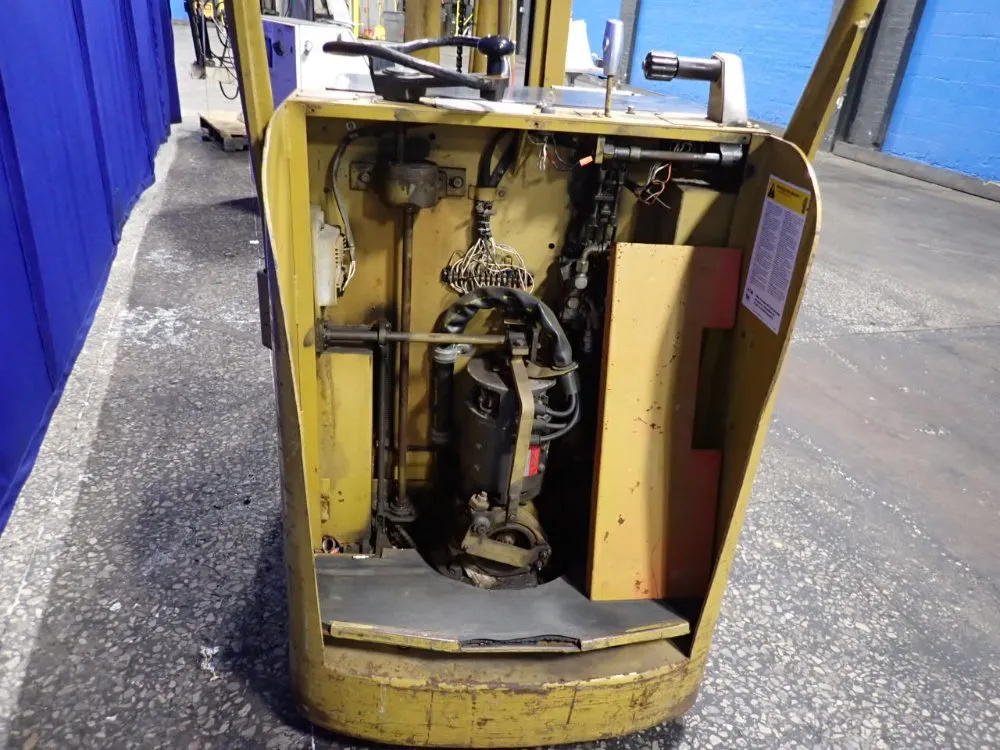 Yale 3000 Lbs Stand-up Forklift - Esc-030g4s071