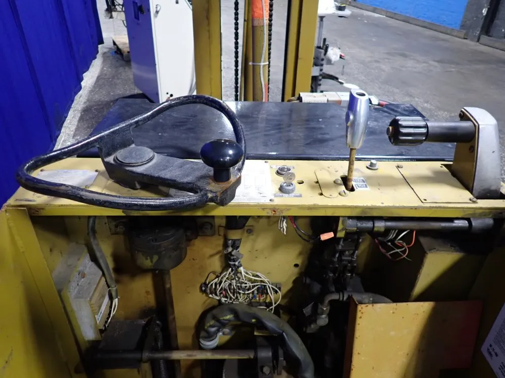 Yale 3000 Lbs Stand-up Forklift - Esc-030g4s071