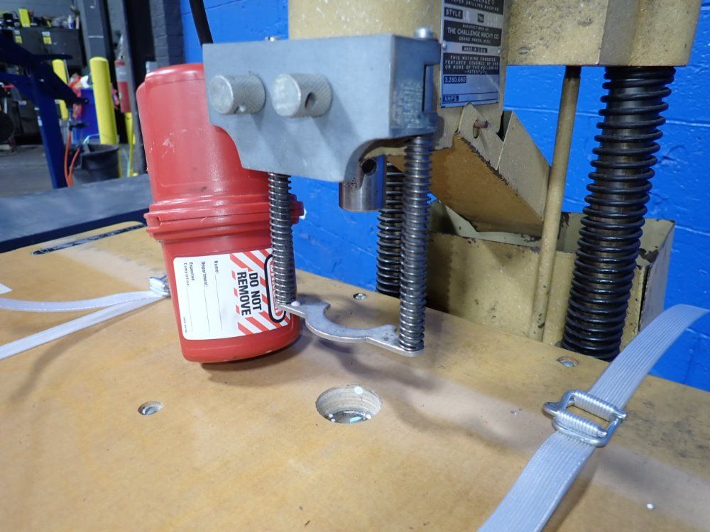 Challenge Paper Drilling Machine - Jf