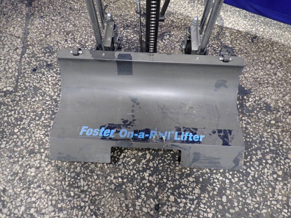 Foster 660 Lbs On-a-roll Lifter - 61574