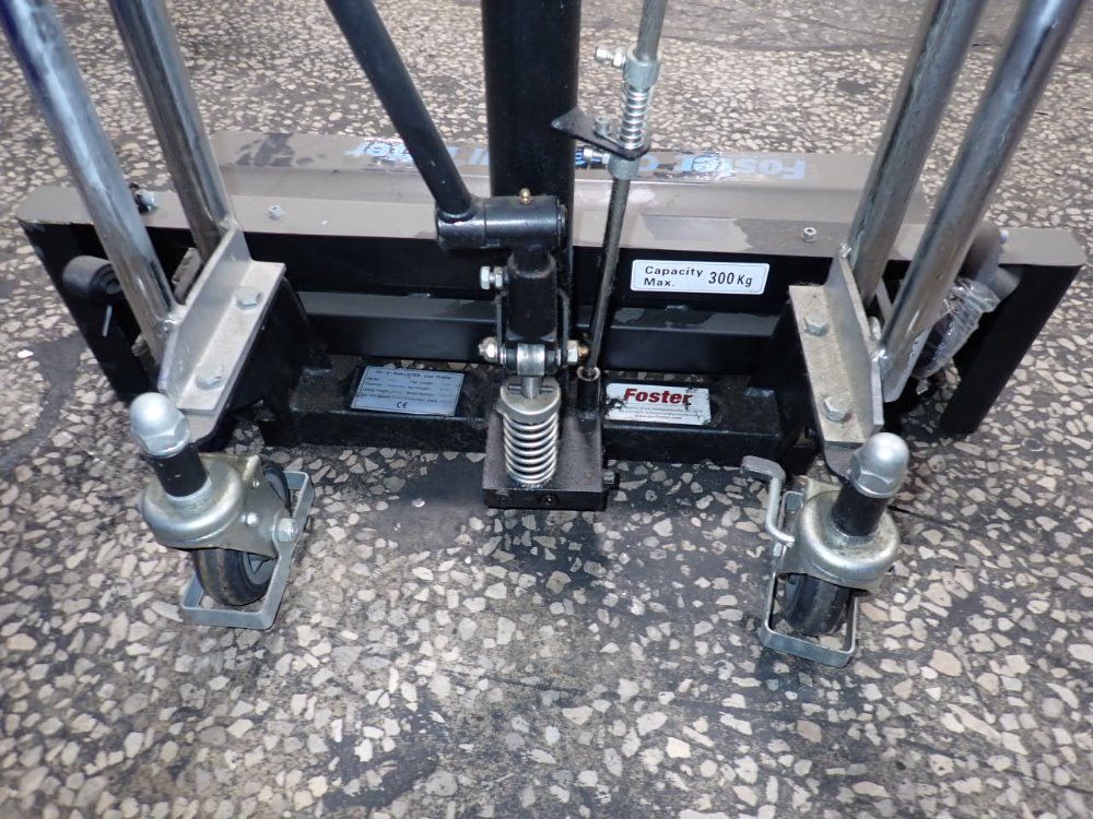 Foster 660 Lbs On-a-roll Lifter - 61574