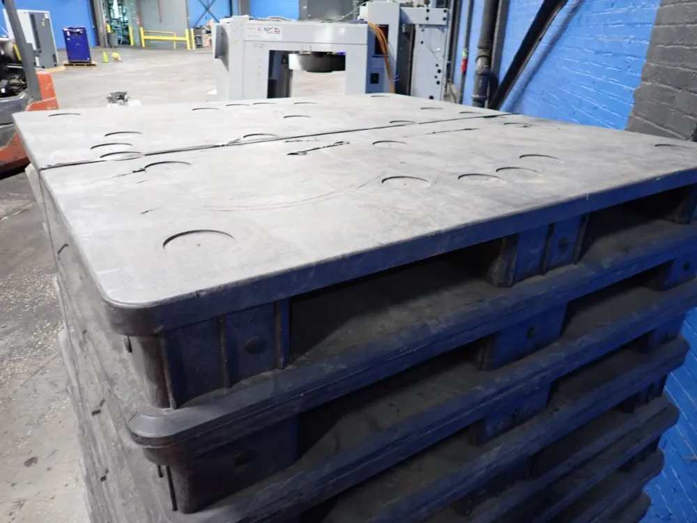 48" X 48" Plastic Pallets