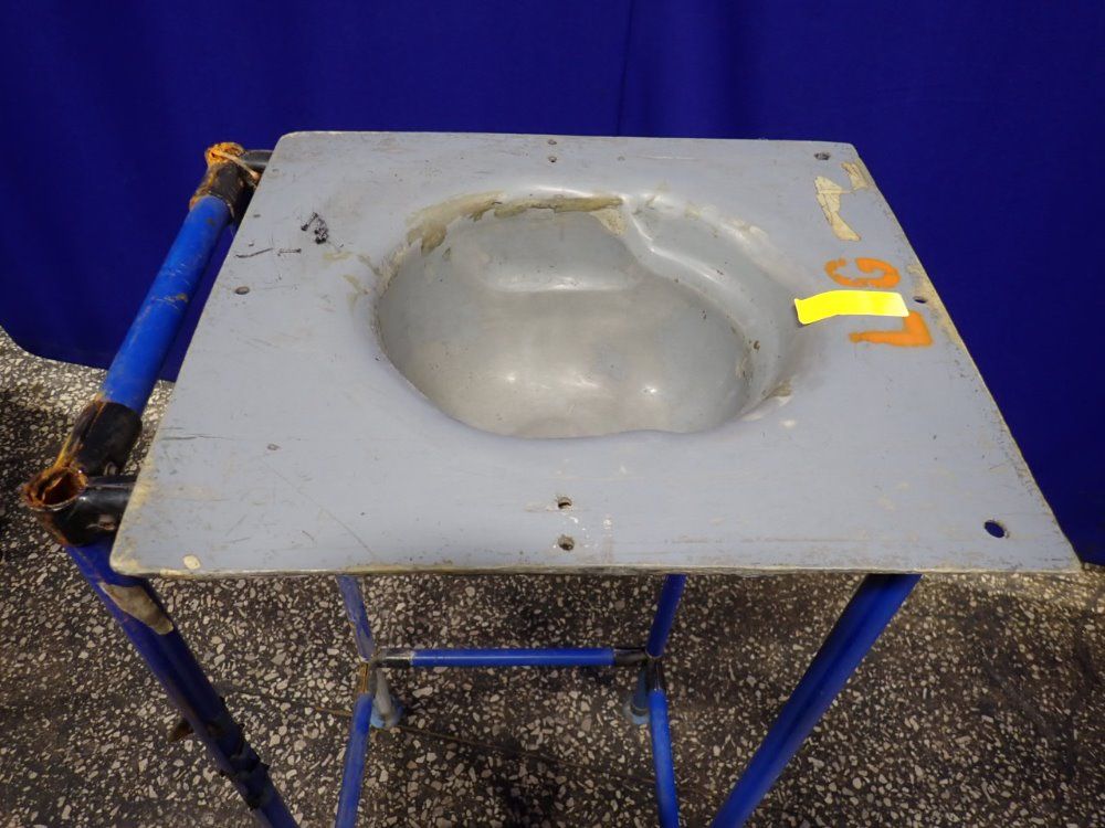 12" X 12" X 8" Workstation