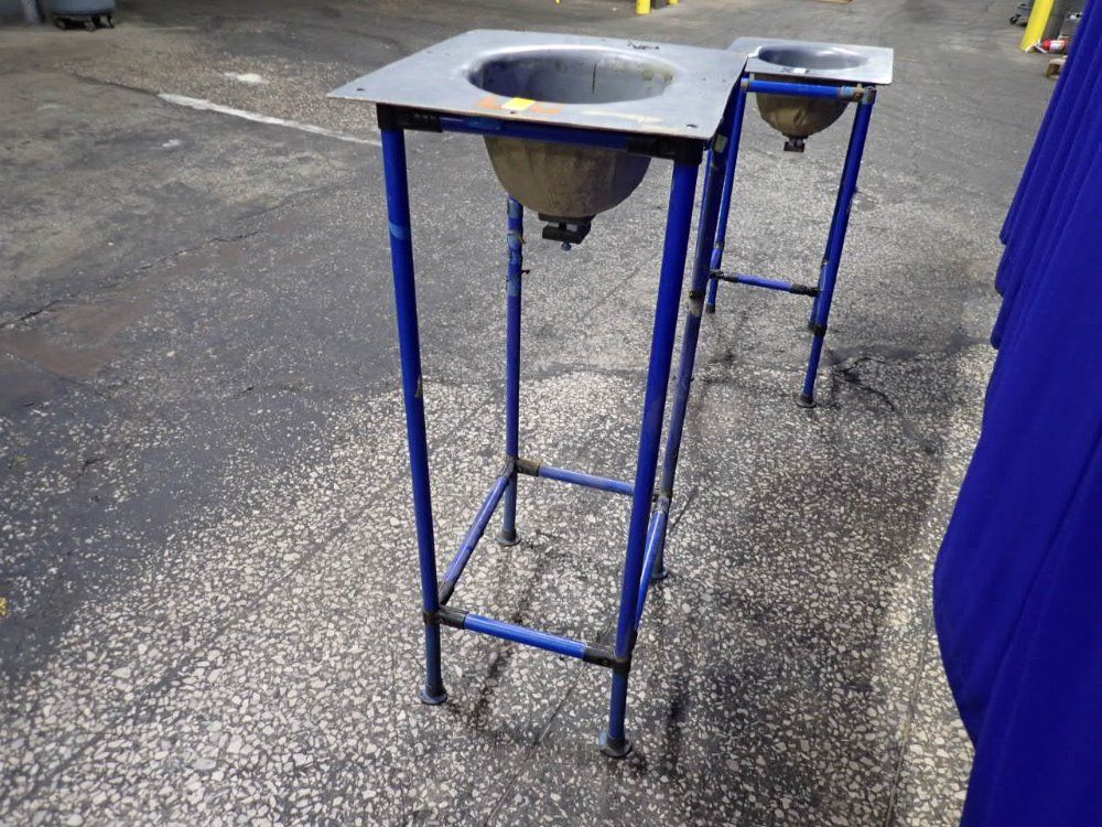 12" X 12" X 8" Workstation