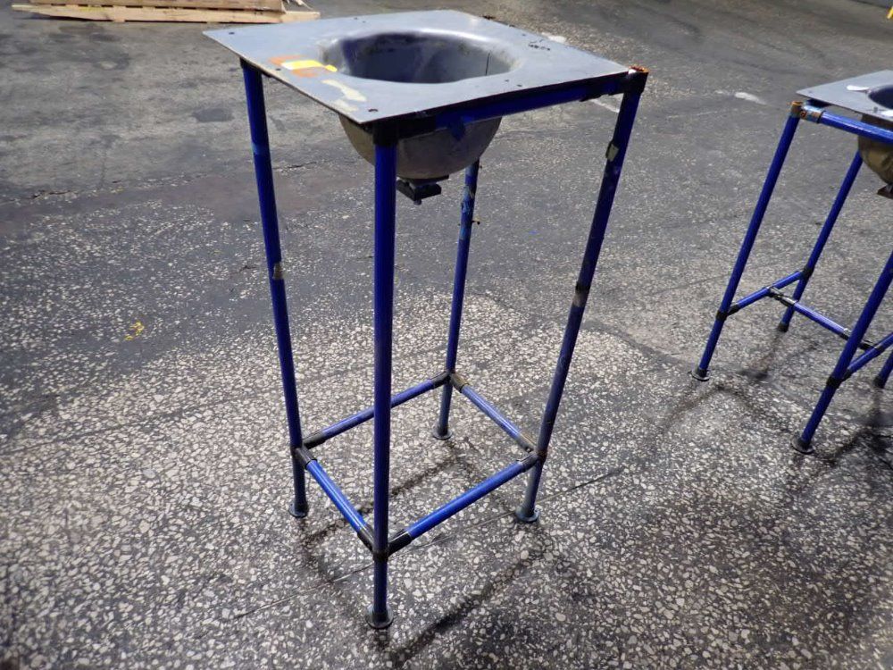 12" X 12" X 8" Workstation