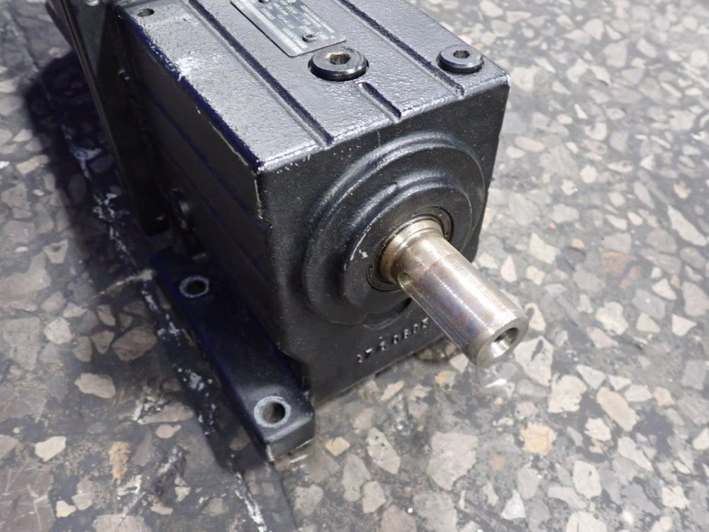 Lenze 2.4 Hp Gear Drive - Gst05-2s Vbr 12dc41