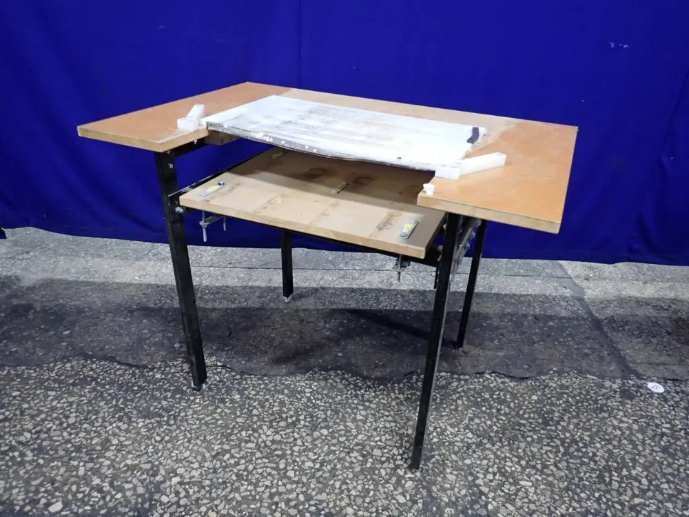 48" X 32" Stand